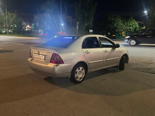 2005 Toyota Corolla IX (E120, E130) Рестайлинг, серебристый, 550000 рублей, вид 3