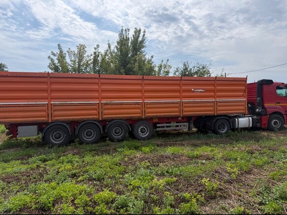 2017 КамАЗ 5490, красный, 3300000 рублей - вид 1