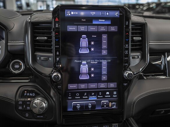 2026 Ram 1500 Crew Cab V Рестайлинг, красный - вид 32