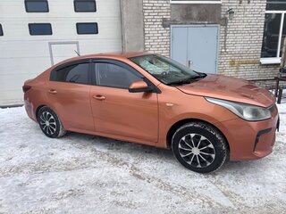 2017 Kia Rio IV, оранжевый, 600000 рублей, вид 2