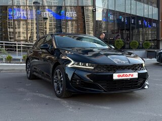 2021 Kia K5 III, чёрный, 2340000 рублей, вид 1
