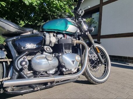 2017 Triumph Bonneville Bobber, зелёный, 890000 рублей, вид 2