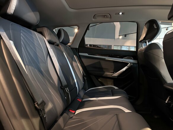 2026 Geely Atlas II, чёрный - вид 14
