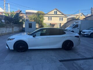 2020 Toyota Camry US Market VIII (XV70) Рестайлинг, белый, 2800000 рублей, вид 2