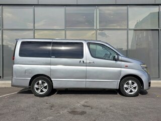2002 Nissan Elgrand II (E51), серебристый, 590000 рублей, вид 3