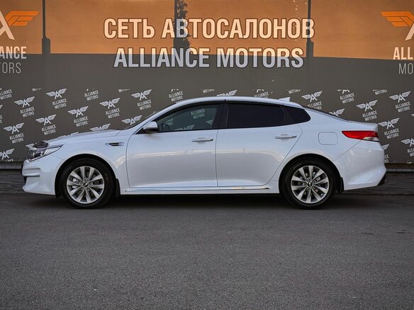 2018 Kia Optima IV Рестайлинг, белый, 1499000 рублей - вид 3