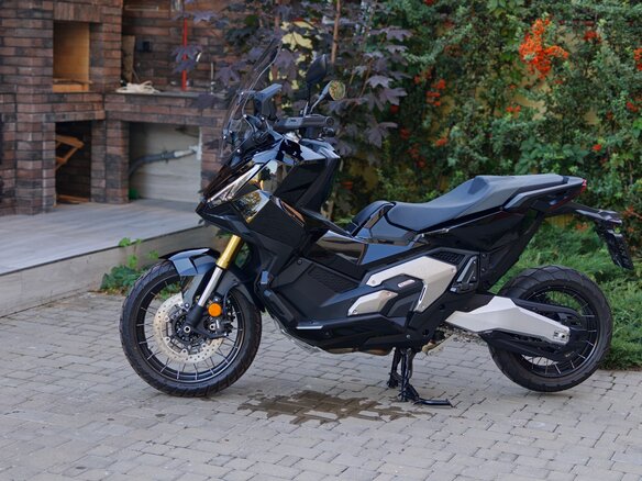 2025 Honda X-ADV, чёрный, 1520000 рублей - вид 2