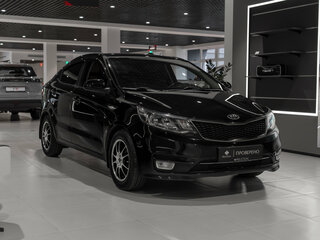 2016 Kia Rio III Рестайлинг, чёрный, 1090000 рублей, вид 2