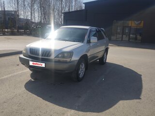 2000 Toyota Harrier I (XU10), серебристый, 850000 рублей, вид 1