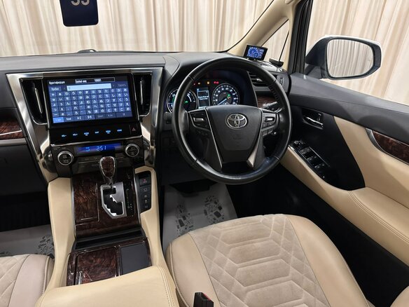2018 Toyota Alphard III Рестайлинг, белый, 4299900 рублей - вид 15