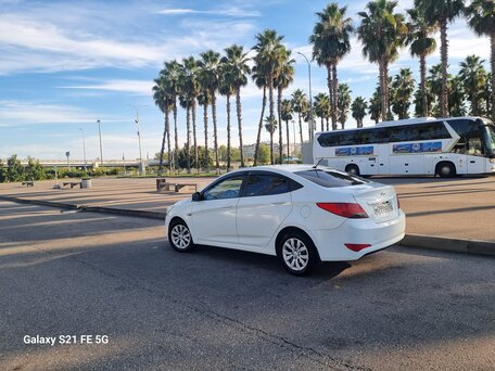 2016 Hyundai Solaris I Рестайлинг, белый, 650000 рублей, вид 4