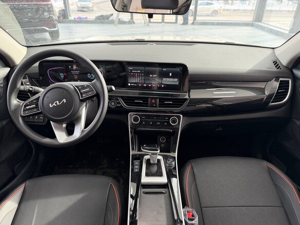 2026 Kia Seltos I Рестайлинг, белый - вид 9