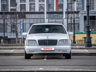 1995 Mercedes-Benz S-Класс 320 III (W140) Рестайлинг, белый, 1000000 рублей, вид 3