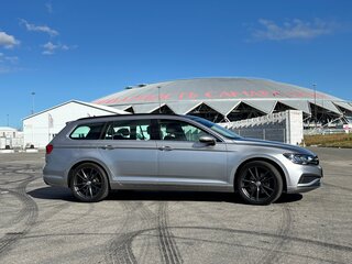 2022 Volkswagen Passat B8 Рестайлинг, серебристый, 3000000 рублей, вид 3