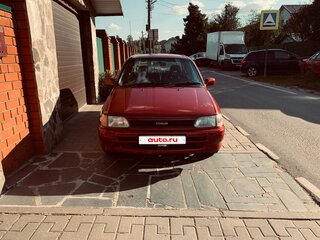 1990 Toyota Starlet IV (P80), красный, 185000 рублей, вид 2