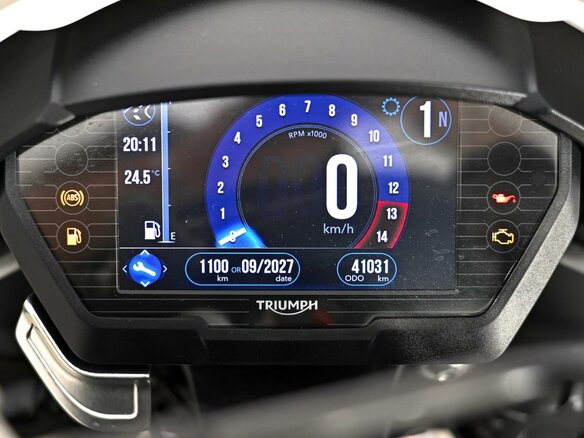 2018 Triumph Street Triple, белый, 577000 рублей - вид 8
