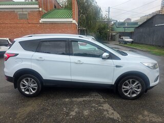 2018 Ford Kuga II Рестайлинг, белый, 1850000 рублей, вид 4