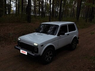 2015 Lada (ВАЗ) 2121 (4x4) I Рестайлинг, белый, 530000 рублей, вид 2