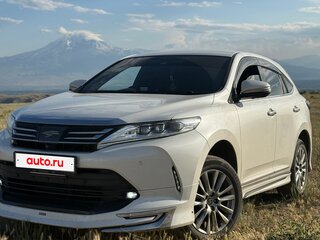 2017 Toyota Harrier III (XU60) Рестайлинг, белый, 2900000 рублей, вид 3
