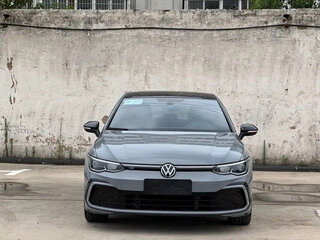 2023 Volkswagen Golf VIII, белый, 1680100 рублей, вид 2