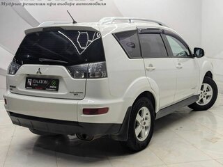 2010 Mitsubishi Outlander II Рестайлинг, белый, 890000 рублей, вид 5