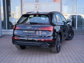 2025 Audi Q5 L 45 TFSI II (FY) Рестайлинг, чёрный, 6449900 рублей, вид 3