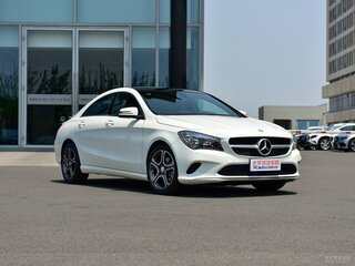 2017 Mercedes-Benz CLA 180 I (C117, X117) Рестайлинг, белый, 1590000 рублей, вид 3