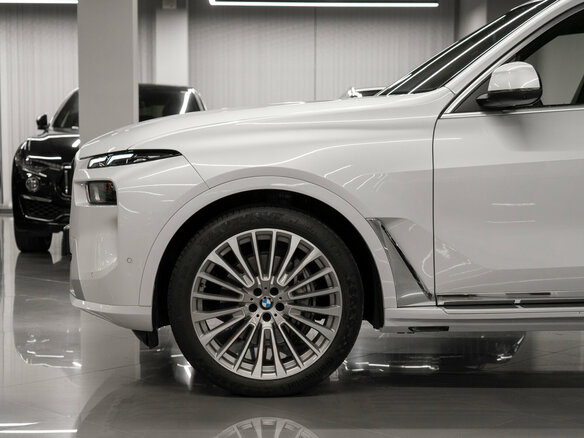 2024 BMW X7 40d I (G07) Рестайлинг, белый, 13600000 рублей - вид 10