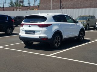 2021 Kia Sportage IV Рестайлинг, белый, 2375000 рублей, вид 4