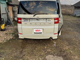 2010 Mitsubishi Delica D:5 I, белый, 1650000 рублей, вид 3