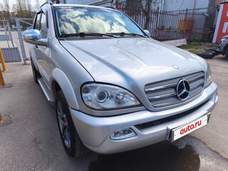 2000 Mercedes-Benz M-Класс 320 I (W163), серебристый, 1500000 рублей, вид 2
