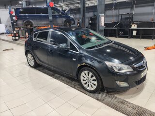 2011 Opel Astra J, чёрный, 600000 рублей, вид 3