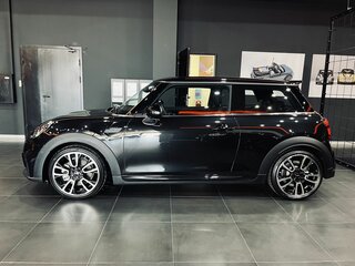 2023 Mini Hatch Cooper S III (F55/F56) Рестайлинг 2, чёрный, 5490000 рублей, вид 2