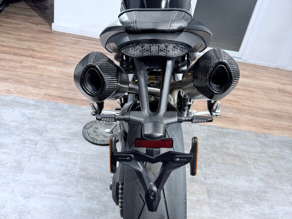 2018 Triumph Speed Triple, чёрный, 999000 рублей - вид 18