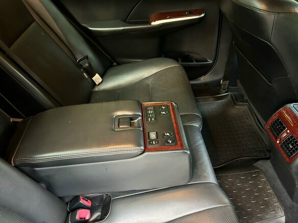 2011 Toyota Camry VII (XV50), чёрный - вид 13