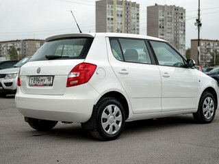 2011 Skoda Fabia II Рестайлинг, белый, 549000 рублей, вид 5