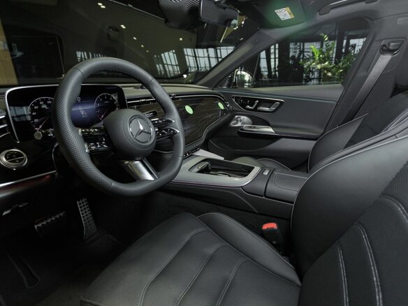 2026 Mercedes-Benz E-Класс 300 VI (W214, S214), серый, 9300000 рублей - вид 4
