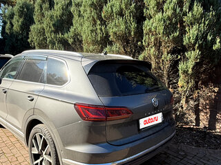 2020 Volkswagen Touareg III, серый, 6390000 рублей, вид 2