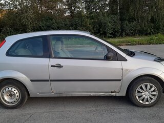 2003 Ford Fiesta Mk5, серебристый, 235000 рублей, вид 3