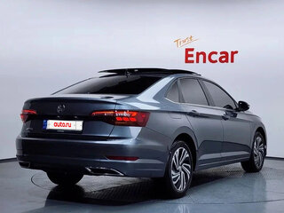2022 Volkswagen Jetta VII Рестайлинг, серебристый, 1460000 рублей, вид 3