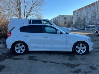 2010 BMW 1 серии 116i I (E81/E82/E87/E88) Рестайлинг, белый, 770000 рублей, вид 4