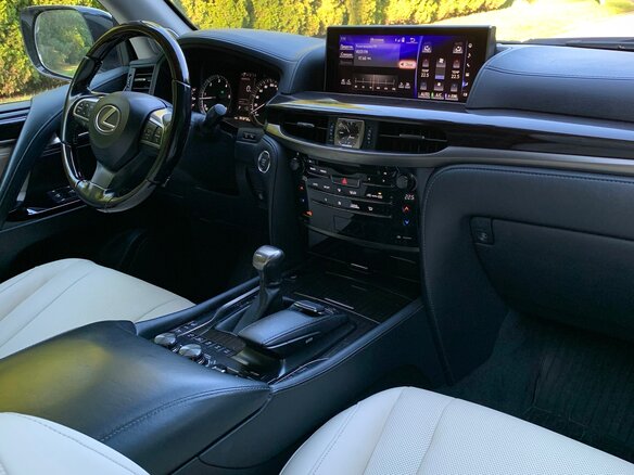 2016 Lexus LX 450d III Рестайлинг 2, белый, 5950000 рублей - вид 13