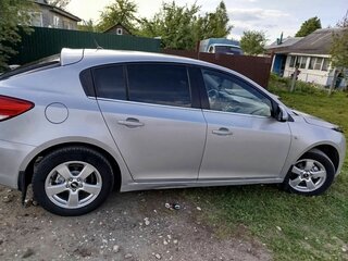 2012 Chevrolet Cruze I, серебристый, 700000 рублей, вид 3