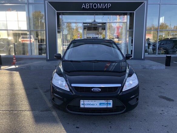 2010 Ford Focus II Рестайлинг, чёрный - вид 1