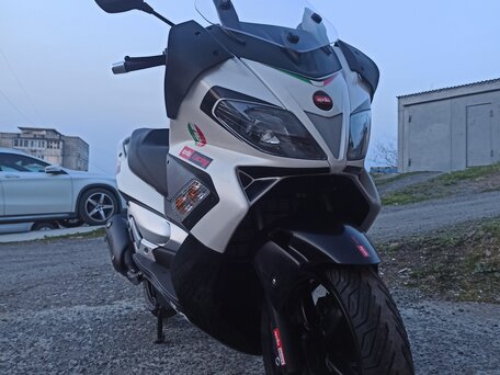 2015 Aprilia SR Max 300, белый, 320000 рублей, вид 4