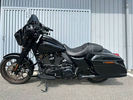 2022 Harley-Davidson Street Glide, чёрный, 2250000 рублей, вид 4