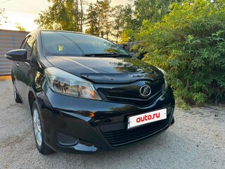 2012 Toyota Vitz III (XP130), чёрный, 700000 рублей, вид 1