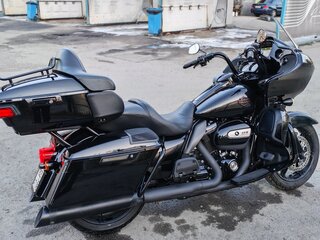 2021 Harley-Davidson Road Glide Limited, чёрный, 1890000 рублей, вид 2