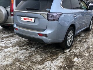 2014 Mitsubishi Outlander PHEV III, голубой, 2000000 рублей, вид 2