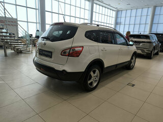 2011 Nissan Qashqai+2 I Рестайлинг, белый, 1099000 рублей, вид 5